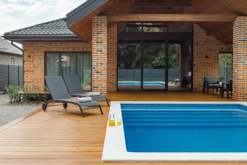 Подогреваемый бассейн с подсветкой